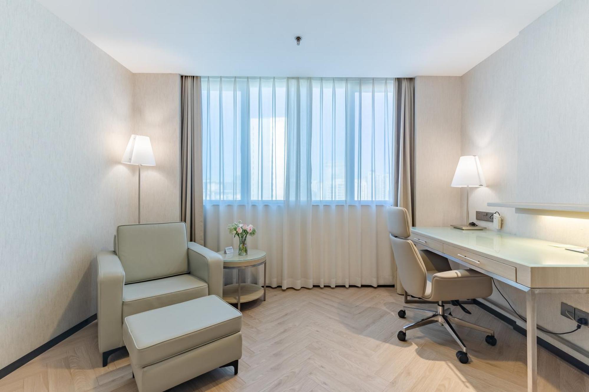 Holiday Inn Shanghai Vista By Ihg Exterior photo