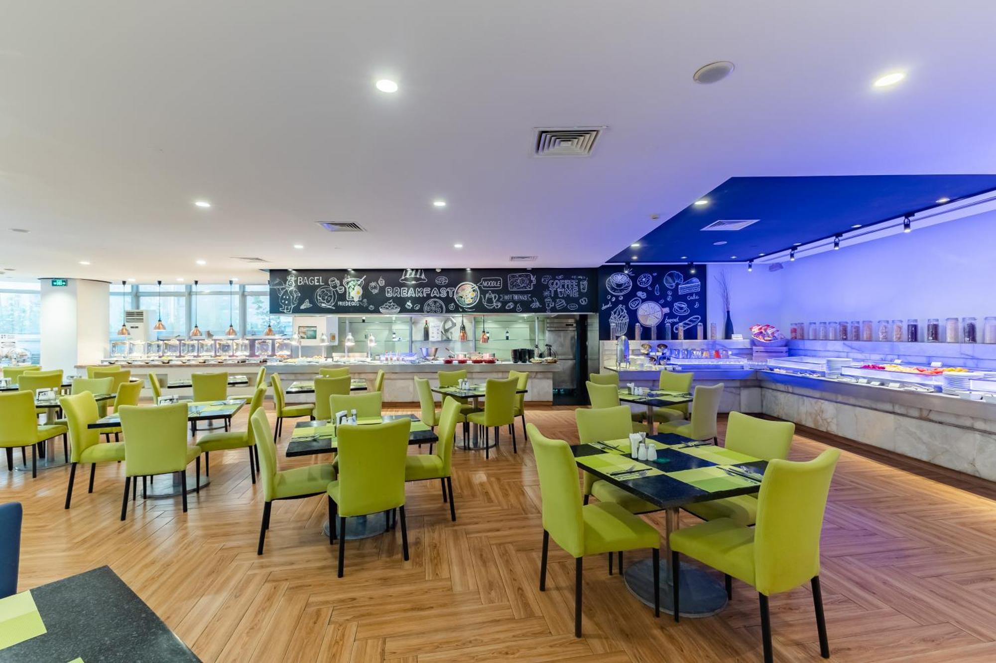 Holiday Inn Shanghai Vista By Ihg Exterior photo