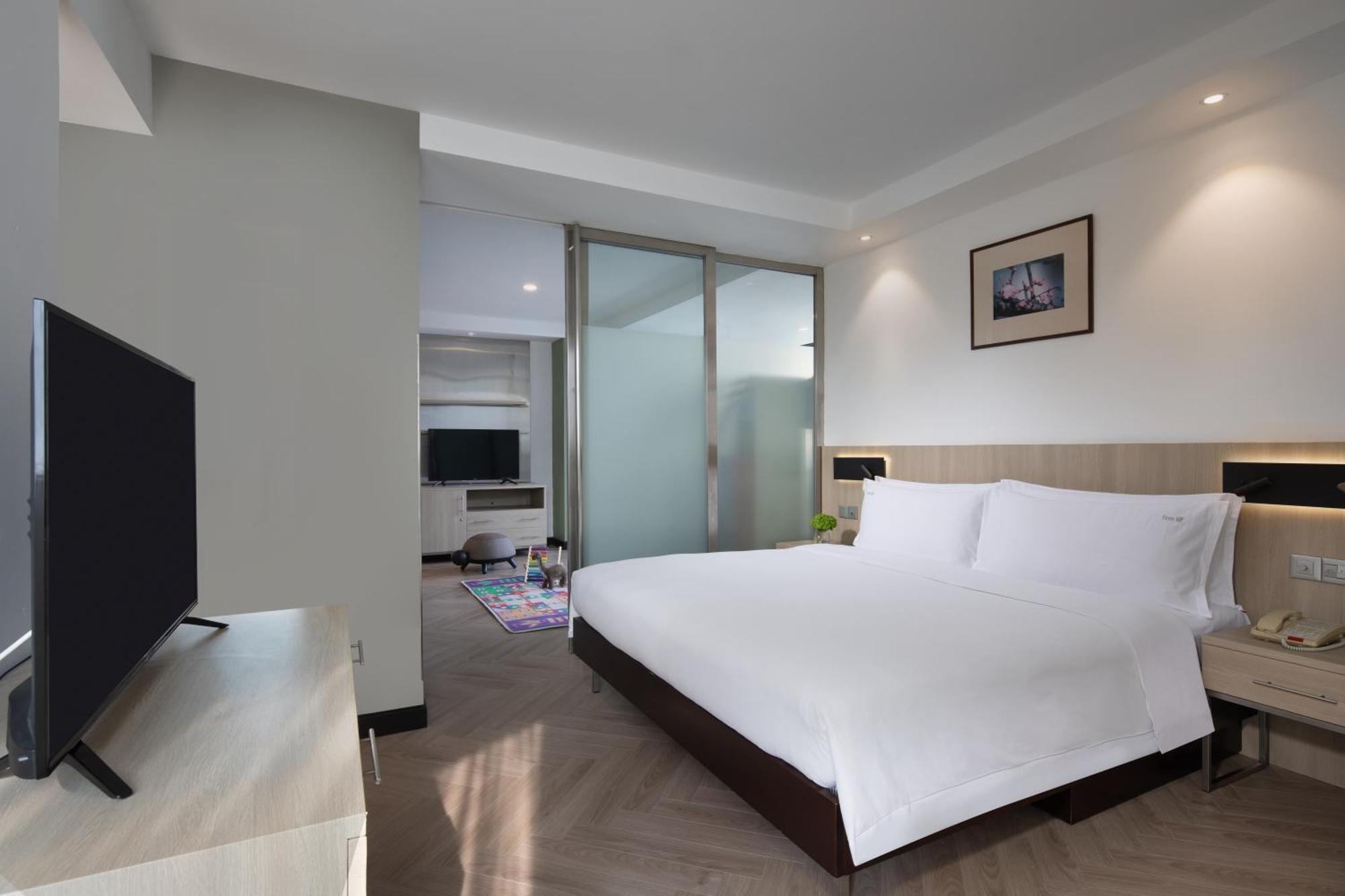 Holiday Inn Shanghai Vista By Ihg Exterior photo