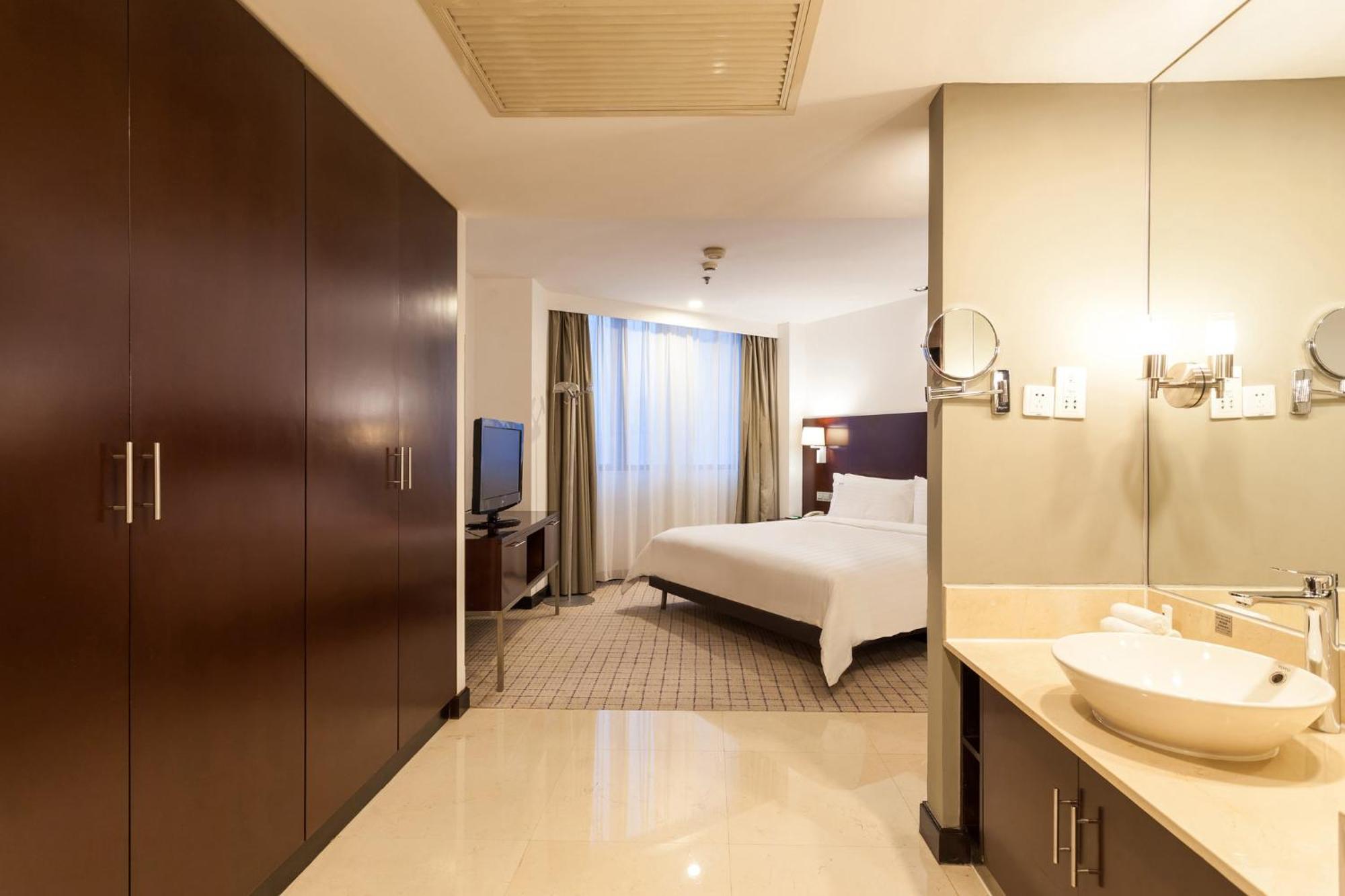 Holiday Inn Shanghai Vista By Ihg Exterior photo